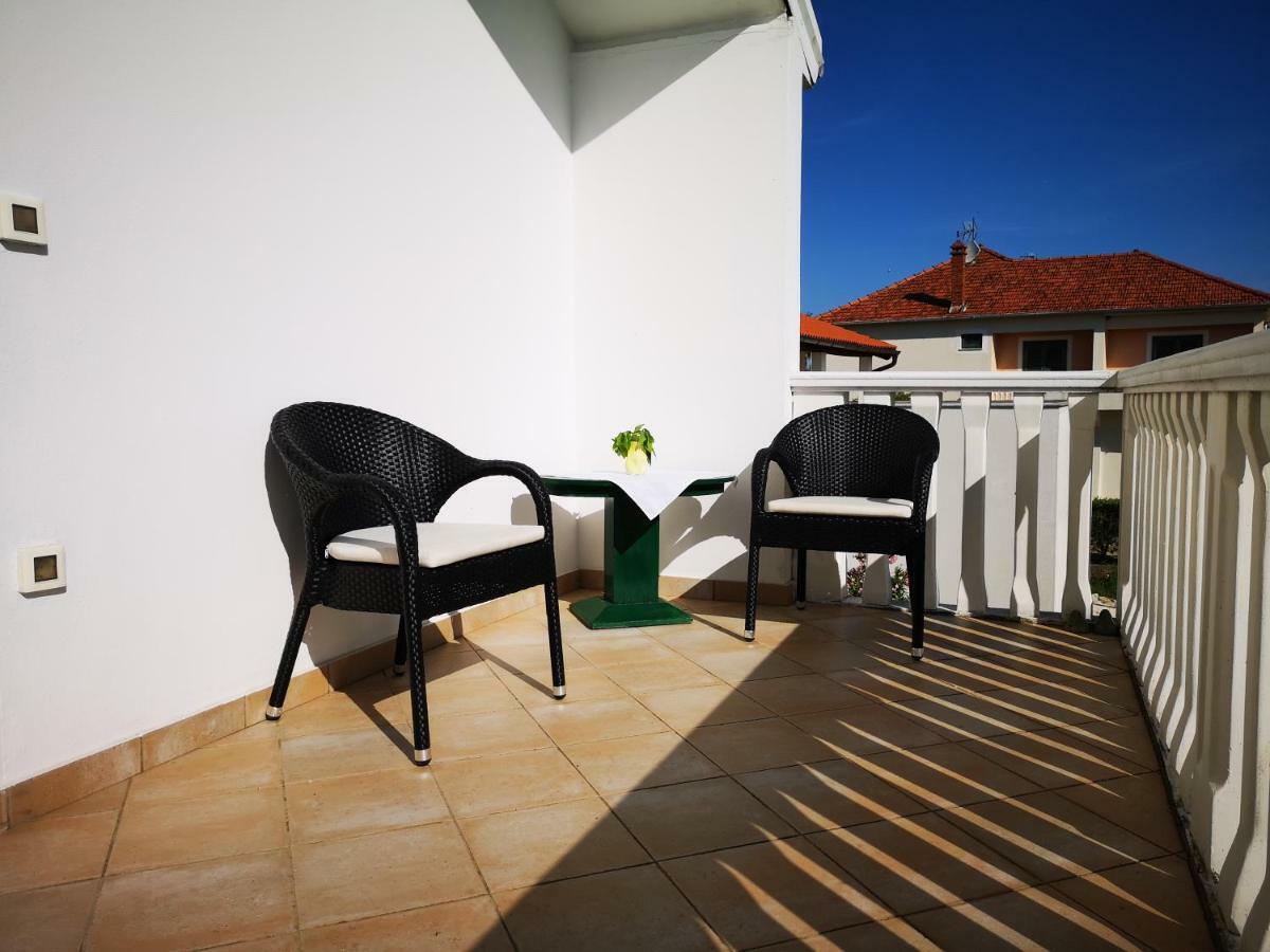 Apartmani Labud Sukošan Esterno foto