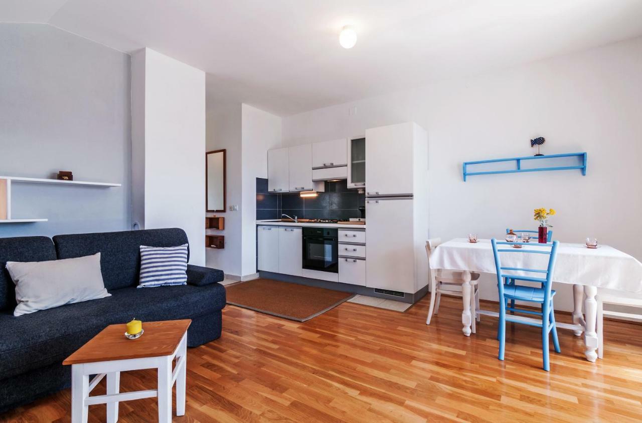 Apartmani Labud Sukošan Esterno foto